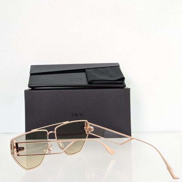 Brand New Authentic Christian Dior Sunglasses Clan
2 61mm Frame DDB11 - Picture 3 of 5